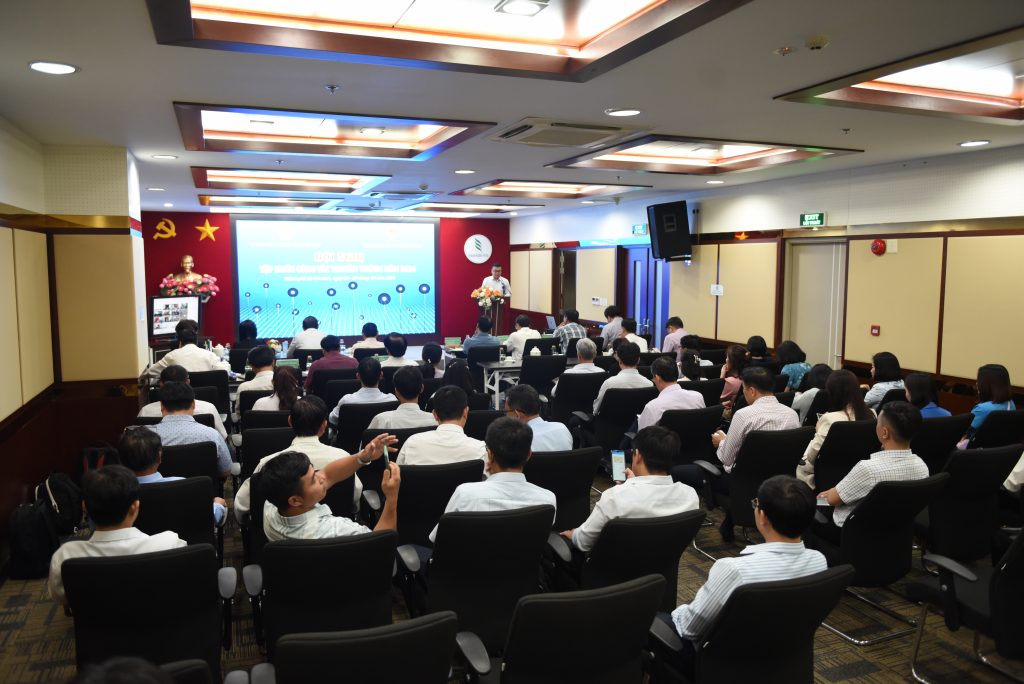 Gần 100 cán bộ VRG tham gia lớp tập huấn công tác truyền thông